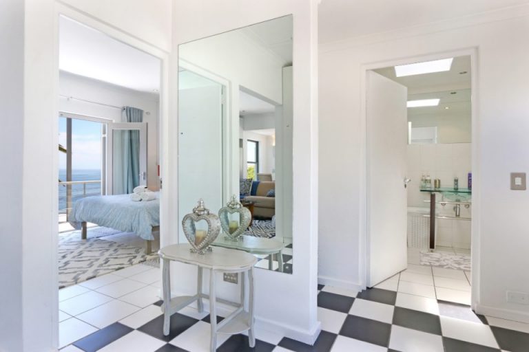 indigo-bay-the-bay-indigo-bay-the-bay-bedroom-shared-bathroom-81564512-960x640-1