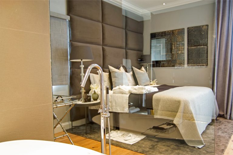 lux-Grande-Bantry-bay-accommodation-bedroom