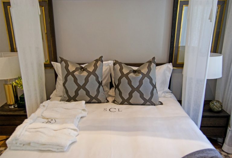 lux-Grande-Bantry-bay-accommodation-bedrooms-3
