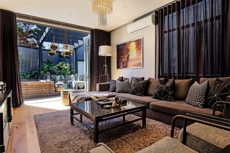 lux-Grande-Bantry-bay-accommodation-lounge