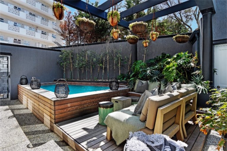 lux-Grande-Bantry-bay-accommodation-outside-area