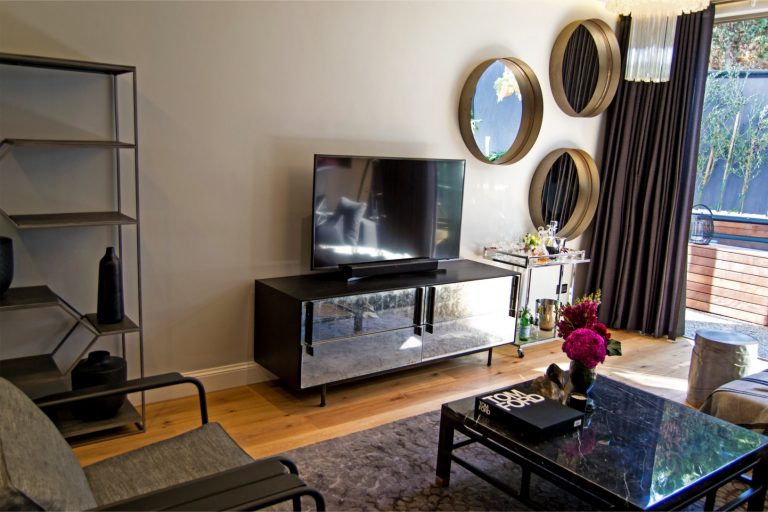 lux-Grande-Bantry-bay-accommodation-tv-corner