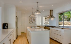 luxury-cape-town-camps-bay-villa-15woodford-kitchen-1