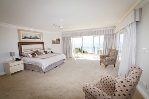 main-bedroom-sea-view-villa-stanleon