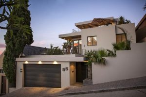 Cape Town||Stylish 55 La Croix villa with 4 bedrooms in Fresnaye