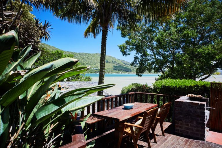 self_catering_chalets_-__beach_view