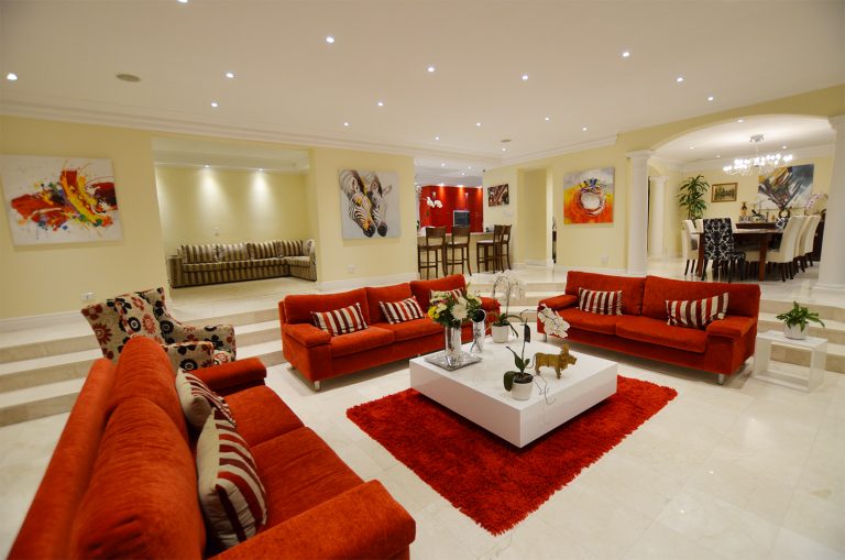 villa-stanleon-lounge-view-night-time