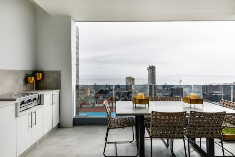 penthouse-on-b-129087489