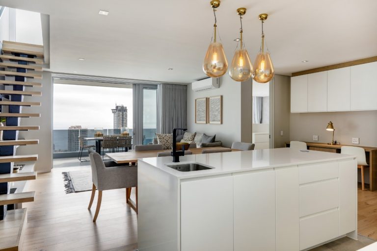 penthouse-on-b-129087501