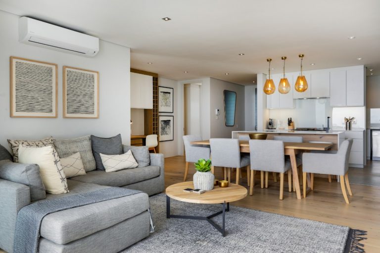penthouse-on-b-129087504