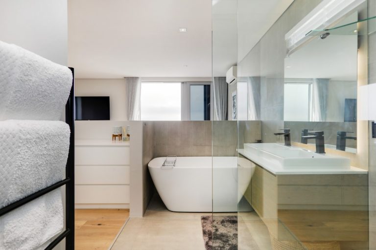penthouse-on-b-129087515