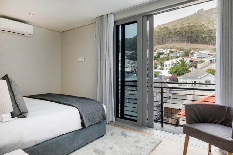 penthouse-on-b-129087517