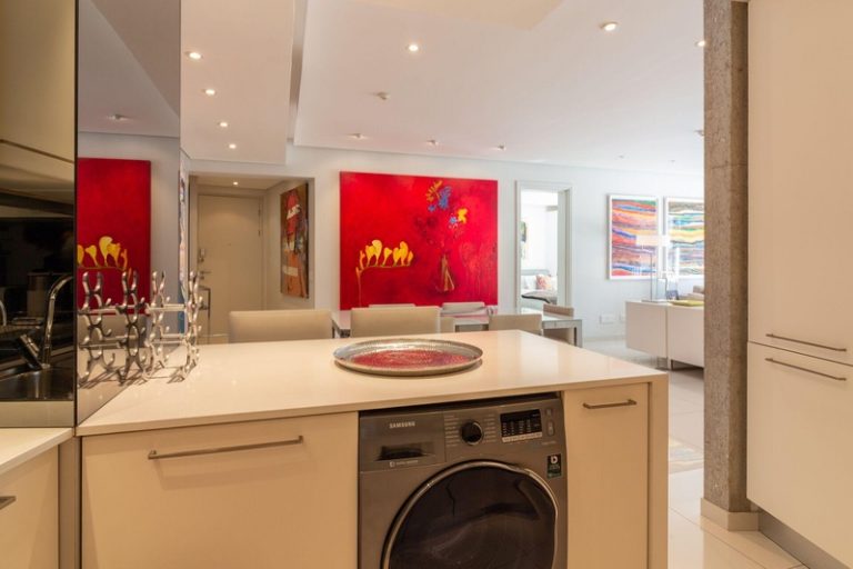 Faulconier-001-Waterfront-kitchen