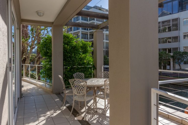 Faulconier-001-Waterfront-private-balcony