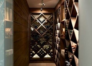 wine-cellar-Waters-Edge-Villa-House-Hanekom-497-700x500-1