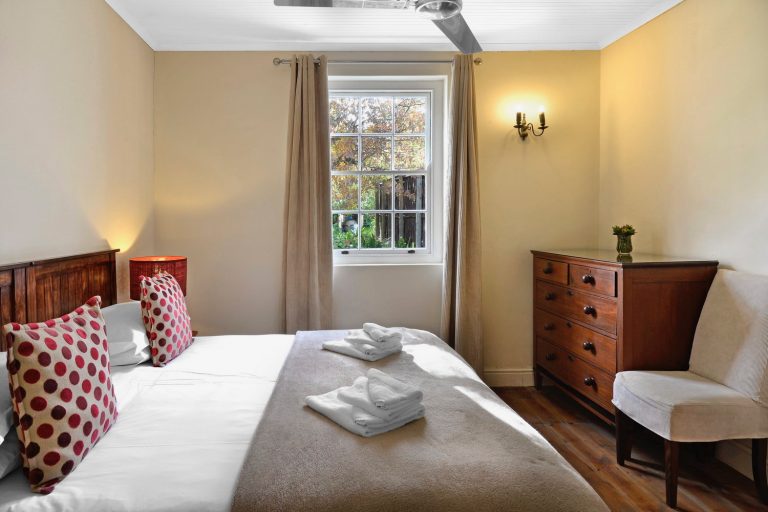 Bo-La-Motte-Owl-Cottage-2nd-bedroom