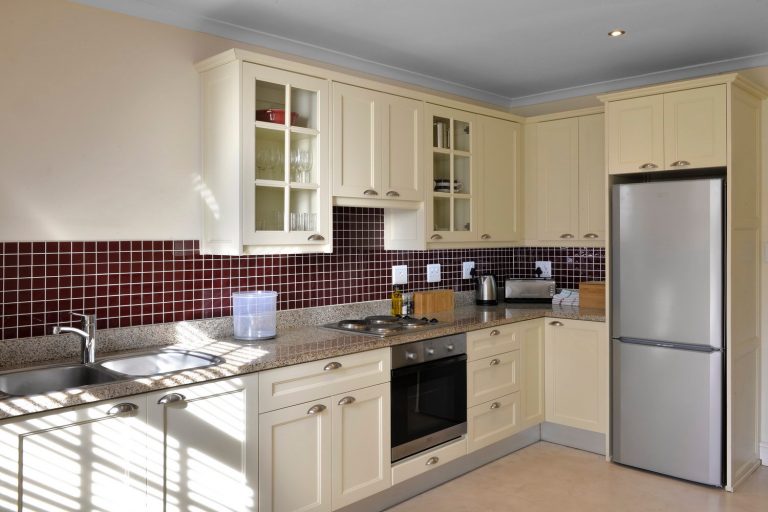 Bo-La-Motte-Owl-Cottage-kitchen