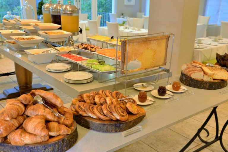 La-Franschhoek-Spa-Hotel-breakfast