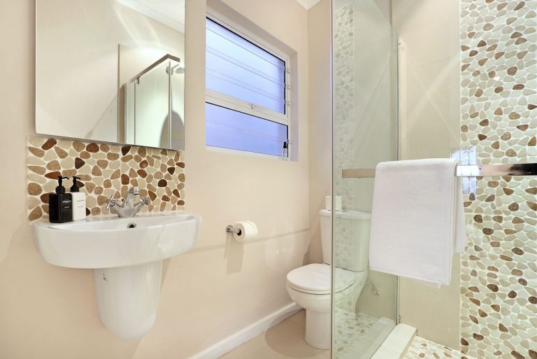 Bella-Riposa-Villa-Camps-Bay-bathroom-2