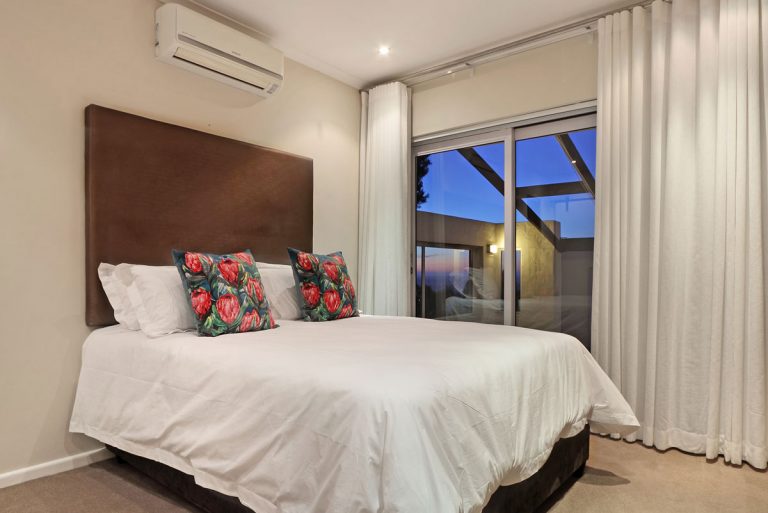 Bella-Riposa-Villa-Camps-Bay-bedroom-1
