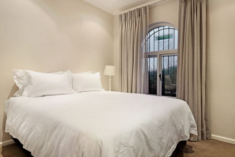 Bella-Riposa-Villa-Camps-Bay-bedroom-2