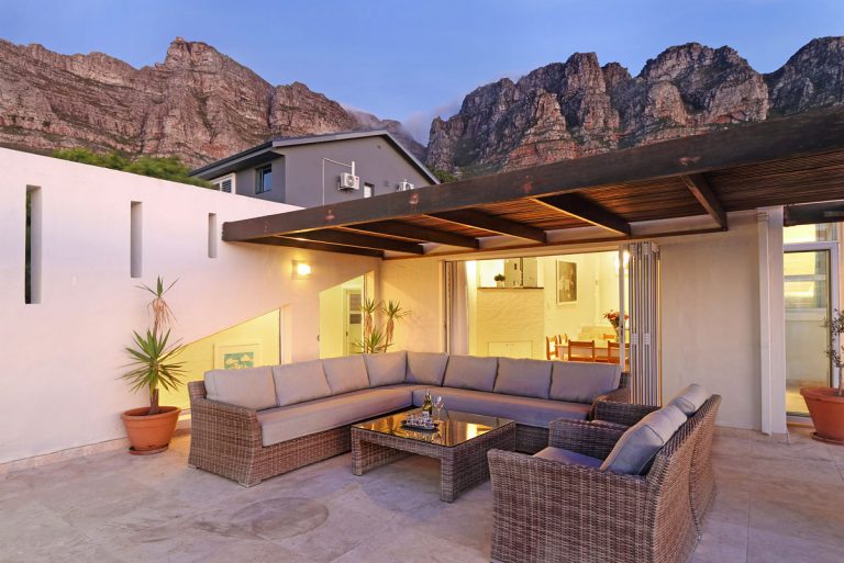 Bella-Riposa-Villa-Camps-Bay-exterior