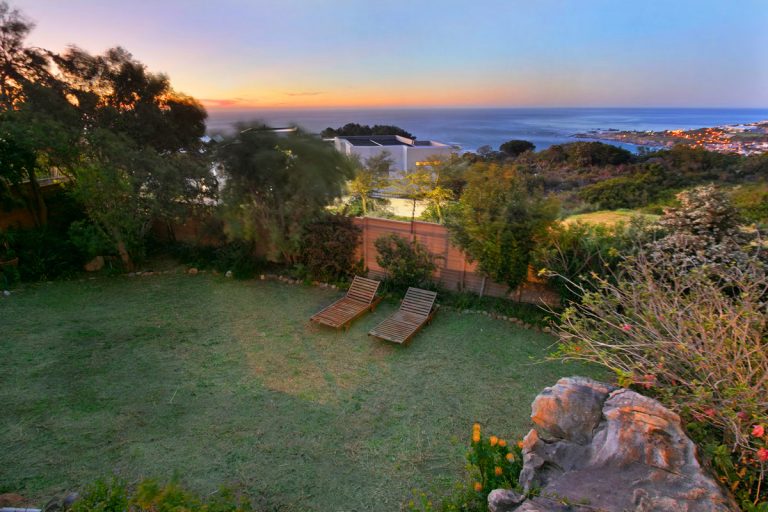 Bella-Riposa-Villa-Camps-Bay-garden