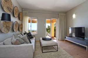 Horak-Villa-Camps-Bay-Holiday-Rental-lounge-lounge