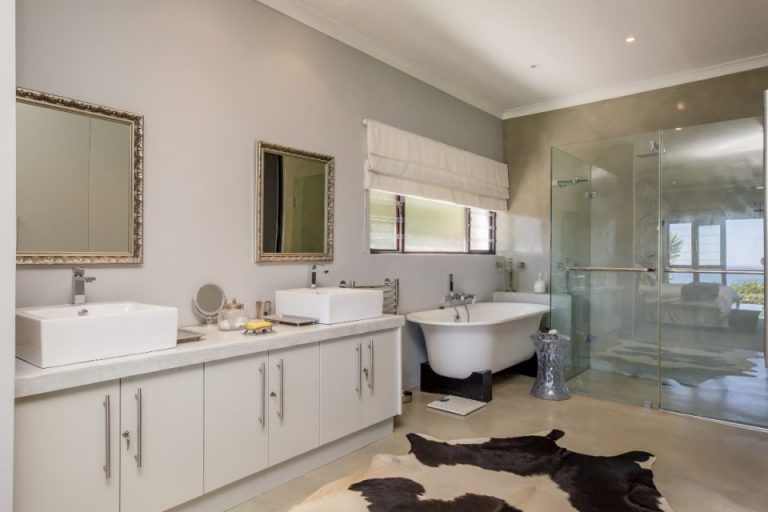 kaplan-house-kaplan-house-master-en-suite-170924689-960x640-1