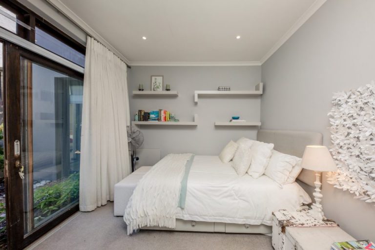 kaplan-house-kaplan-house-second-bedroom-170924694-960x640-1