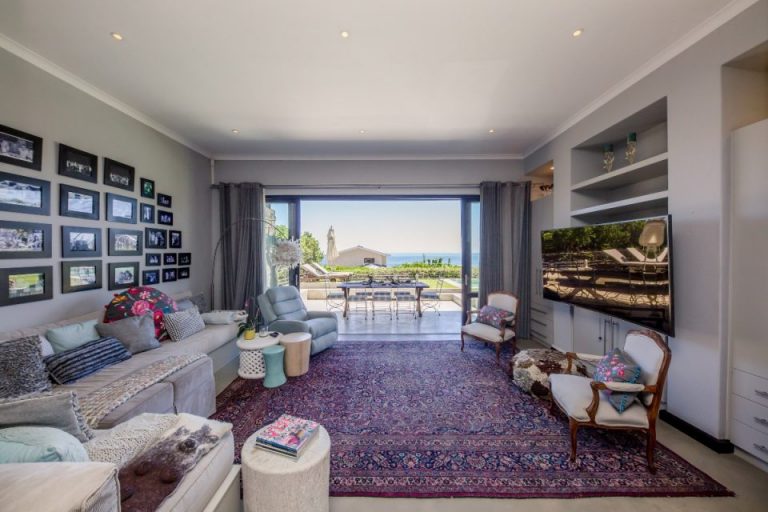 kaplan-house-kaplan-house-tv-lounge-170924688-960x640-1