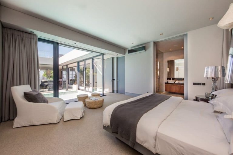 loader-penthouse-loader-penthouse-master-bedroom-168865909-960x640-1