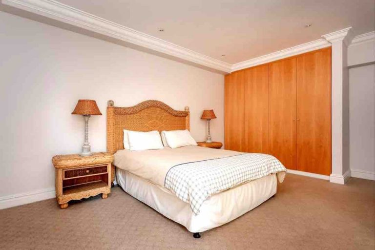 Bakoven-Holiday-Apartment-bedroom-