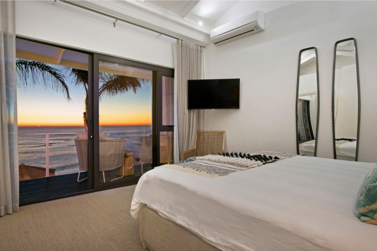Clifton-Splendour-Villa-Cape-Town-bedroom-1
