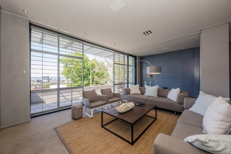 loader-villa-loader-villa-lounge-168865804