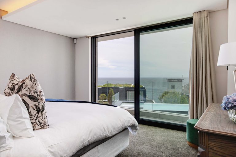 Beautiful-Bantry-Bay-Apartment-Rental