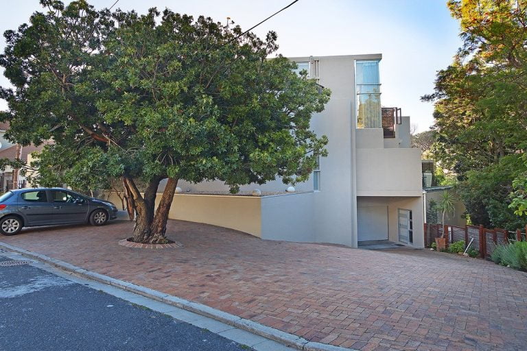 Glen-Sunset-Villa-Camps-Bay-exterior-1
