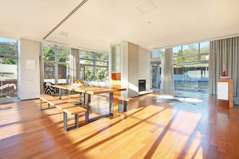 Open-Plan-living-Glen-Sunset-Villa-Camps-Bay