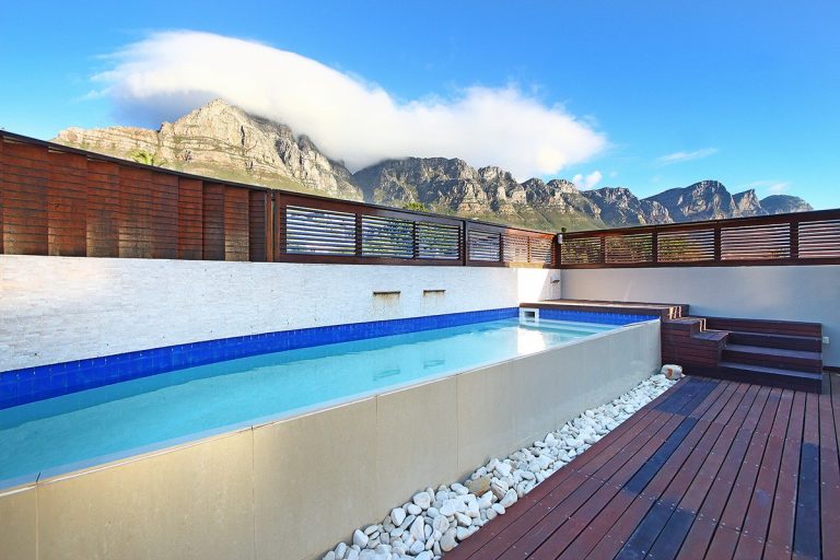 Walk-to-The-Beach-Glen-Sunset-Villa-Camps-Bay