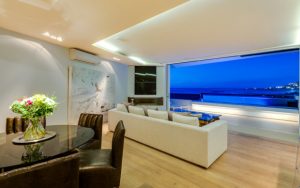 Ebb-Tide-Luxury-Apartment-in-Camps-Bay7-620x388-1