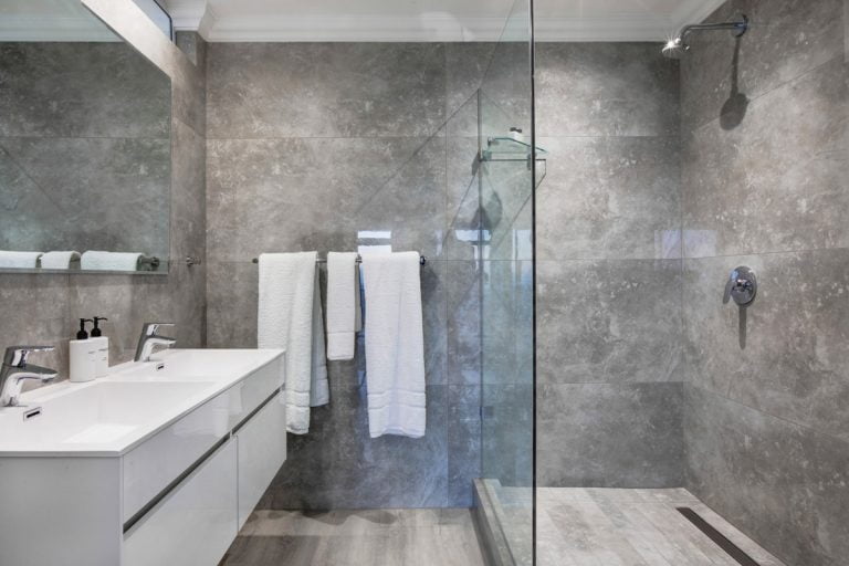 alpha-on-the-bay-alpha-on-the-bay-master-bathroom-199360511