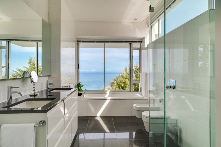 Villa-Maxima-Camps-Bay-views-from-bathroom
