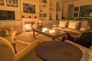 Hillwood-Villa-Constantia-lounge-at-night