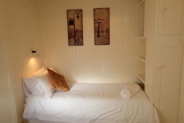 4th-Beach-Clifton-Bungalow-10