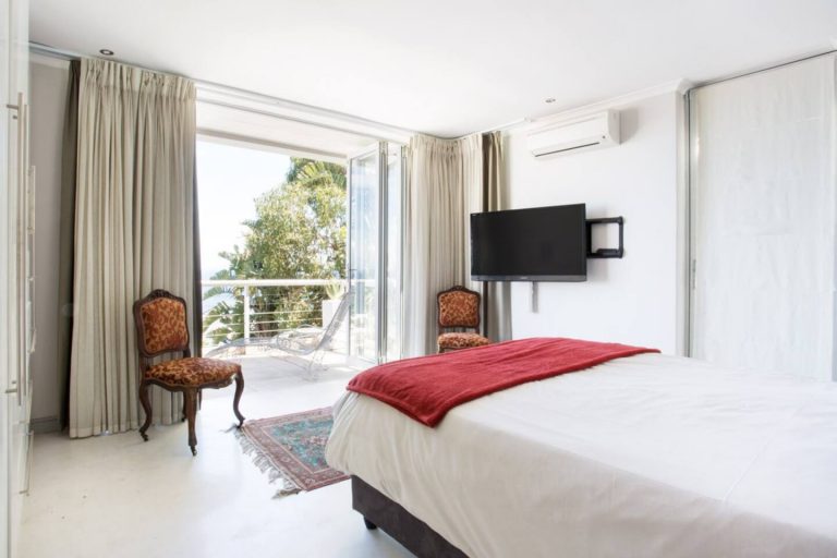 Masterbedroom at Bantry Bay Holiday Apartment - Atlantic View - Holiday Let in Bantry Bay