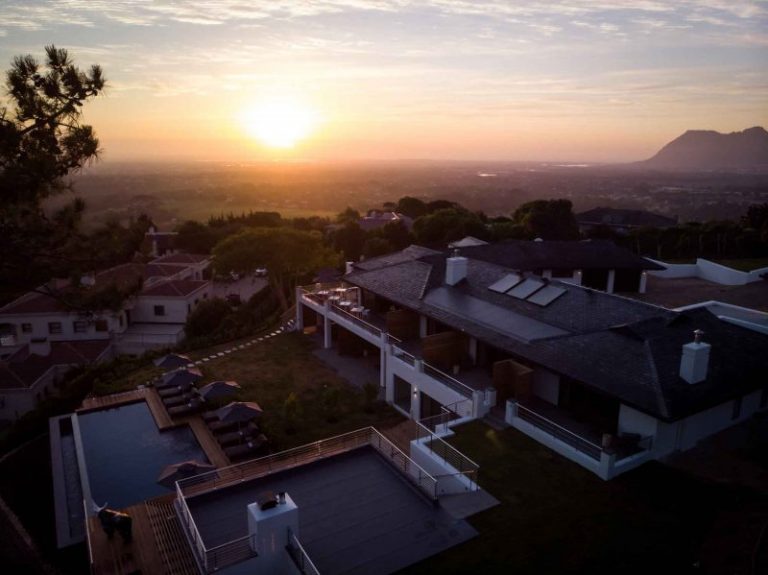 Villa-Constantia-View-4-800x599
