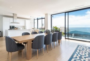Holiday Rental - Bantry Bay - dining area