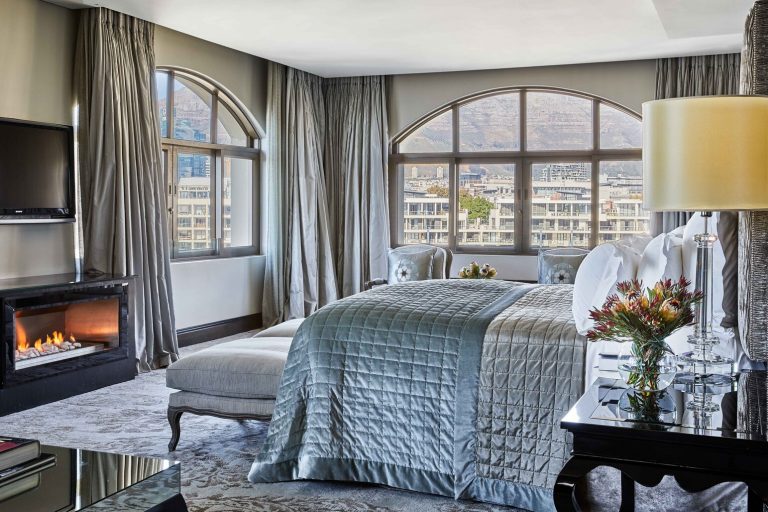 OO_CapeTown_Penthouse_MasterBedroom_105