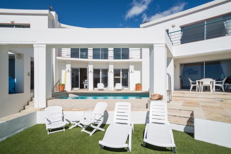 Penelope Villa in Camps Bay-exterior