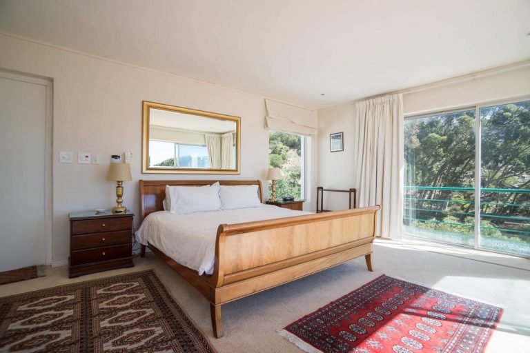 Penelope Villa in Camps Bay - main bedroom